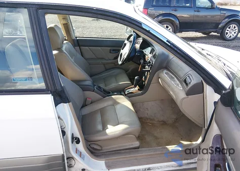 2001 Subaru Outback Limited z USA, uszkodzony, nr VIN 4S3BH686717628160